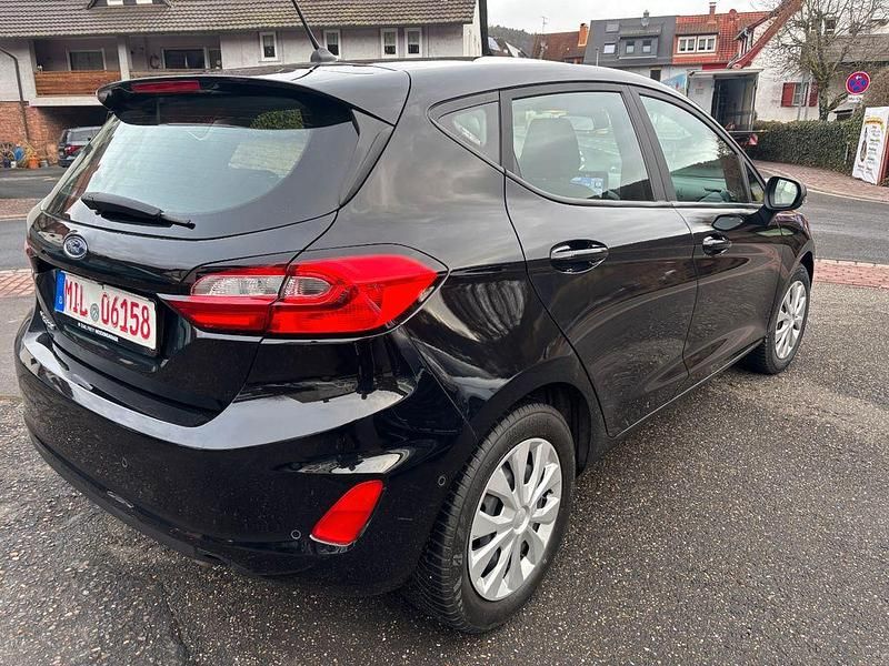 Gebraucht Ford Fiesta Cool & Connect 75 PS (55 kW) 2022 Schwarz Kleinwagen