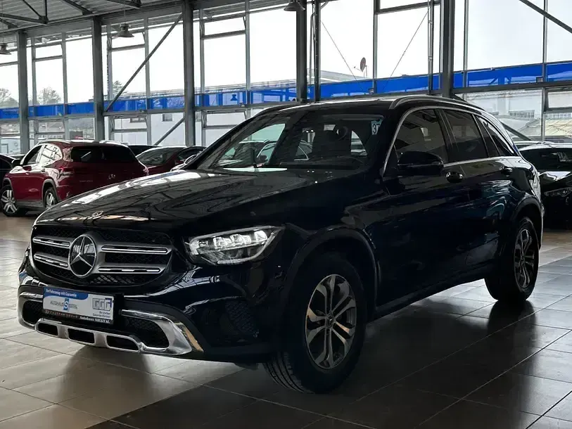 Gebraucht Mercedes GLC200 163 PS (119 kW) 2021 Schwarz SUV