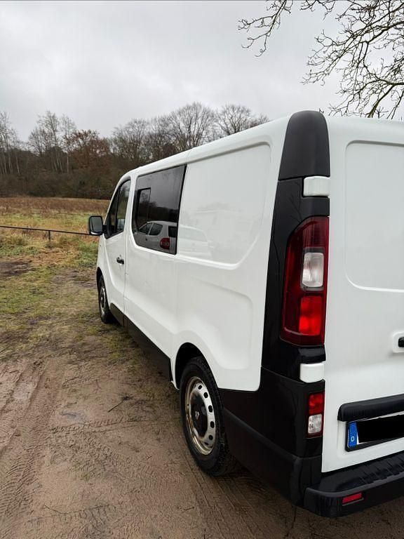 Gebraucht Renault Trafic 121 PS (88 kW) 2017 Weiß Van / Kleinbus