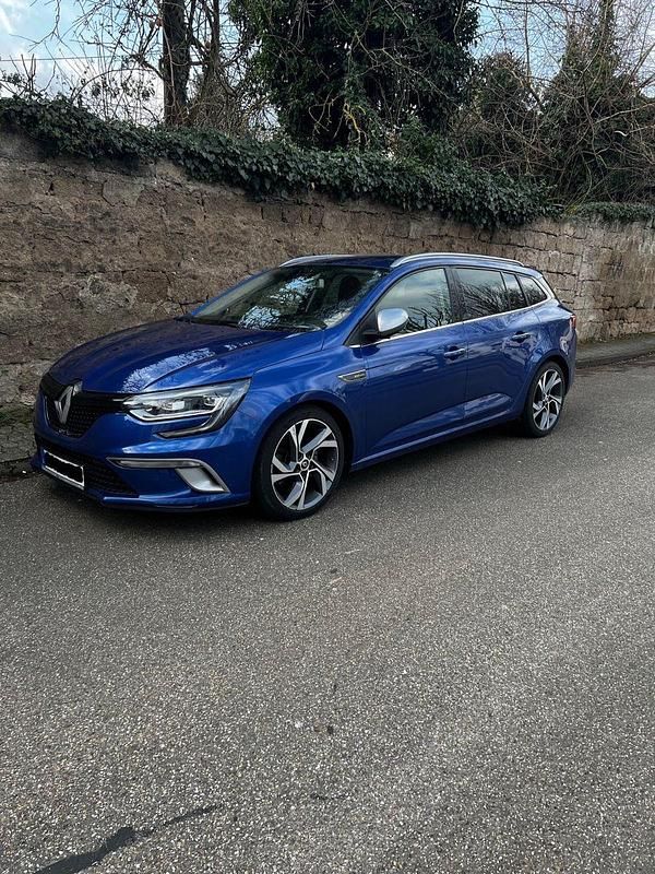 Blau Gebraucht 2018 Renault Mégane GrandTour GT Kombi | 16.600 € (Fairer Preis) - Bild 1/4