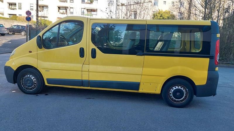 Gebraucht Opel Vivaro 114 PS (83 kW) 2008 Gelb Van / Kleinbus