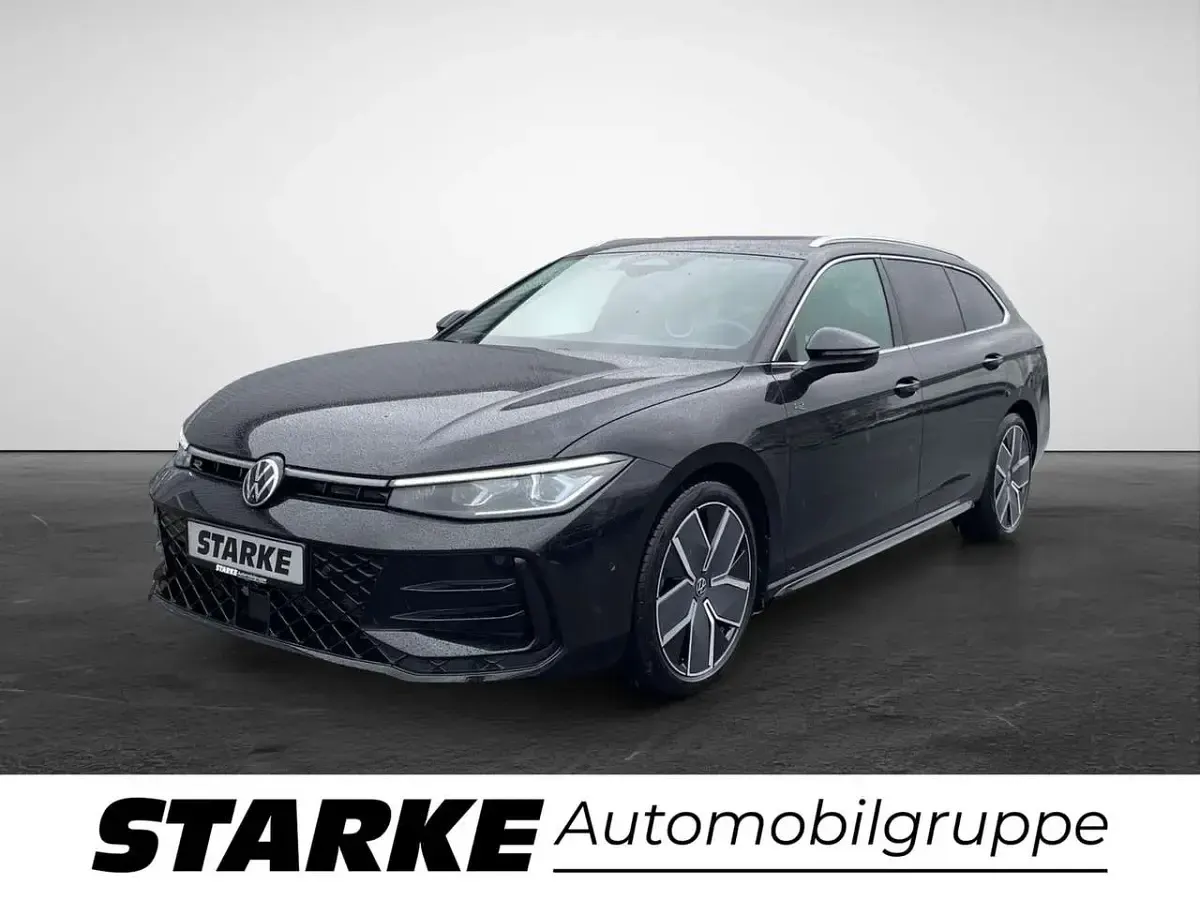 Gebraucht VW Passat R-line 193 PS (141 kW) 2025 Schwarz (grenadillschwarz metallic) Kombi