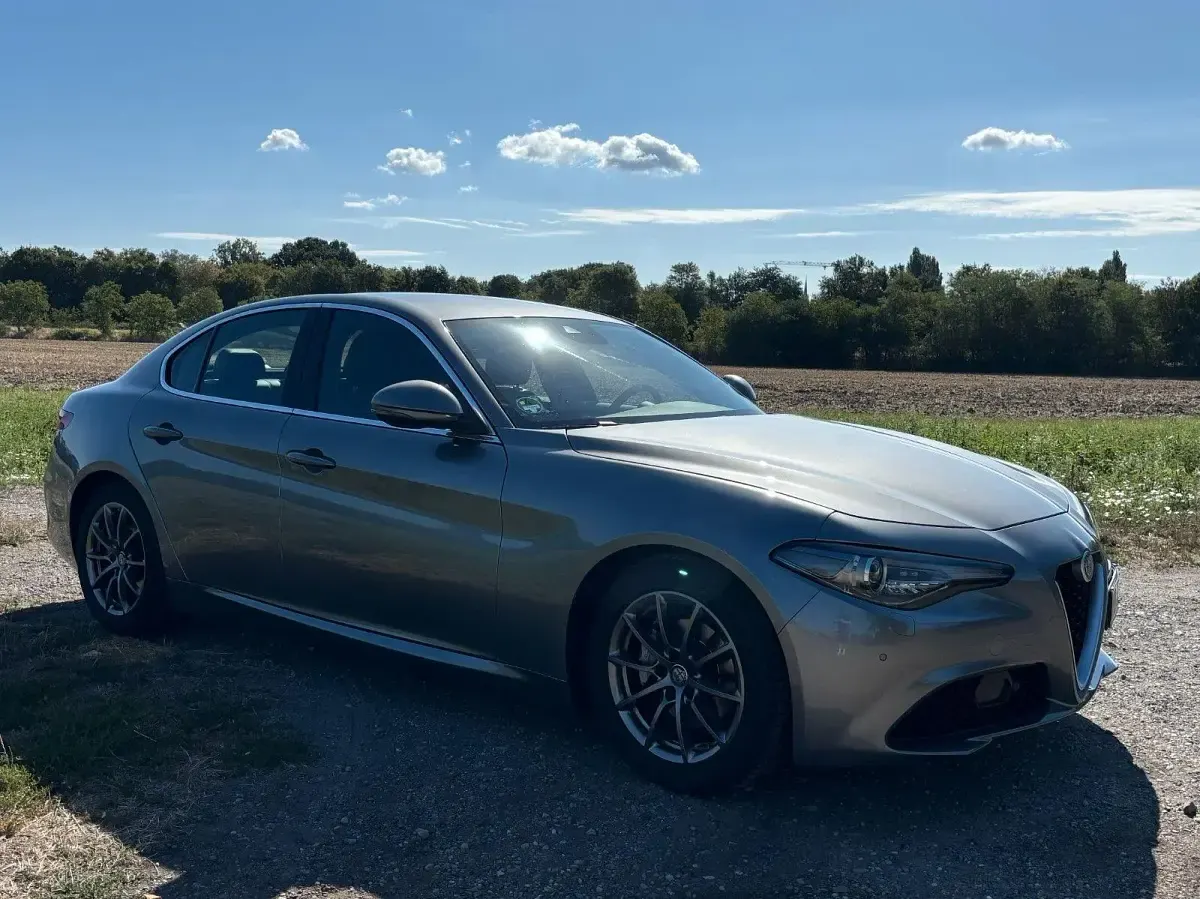 Gebraucht Alfa Romeo Giulia Super 179 PS (131 kW) 2016 Schwarz Limousine