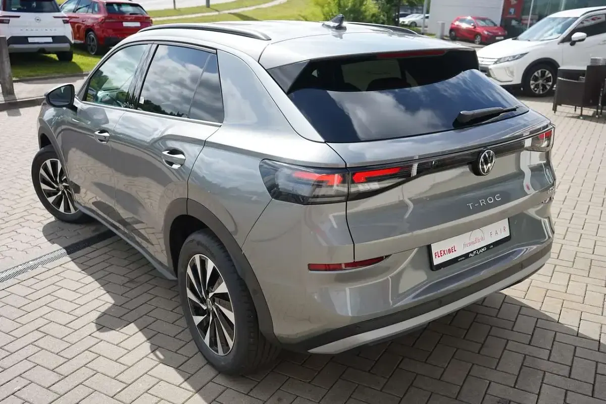 Neu VW T-Roc 150 PS (110 kW) 2026 Grau SUV