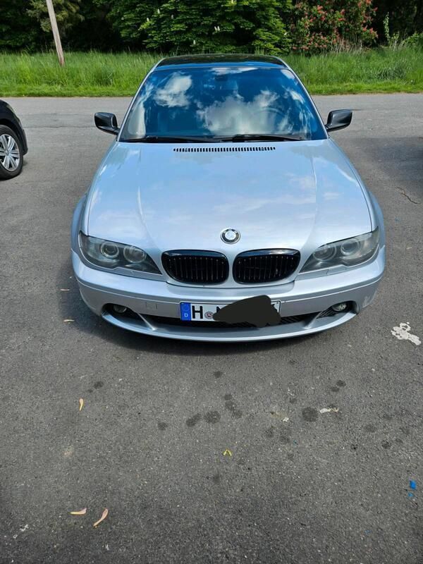 Silber Gebraucht 2004 BMW 320 M Sport Coupé | 3.299 € - Bild 1/4