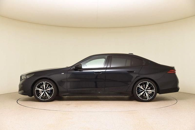 Gebraucht BMW 520 M Sport 197 PS (144 kW) 2024 Schwarz Limousine