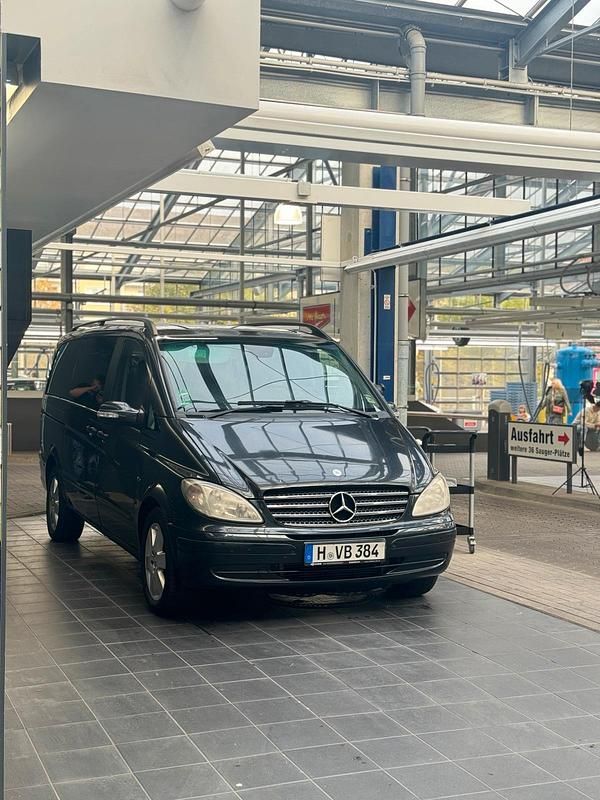 Schwarz Gebraucht 2007 Mercedes Viano Van / Kleinbus | 4.500 € (Teuer) - Bild 1/4