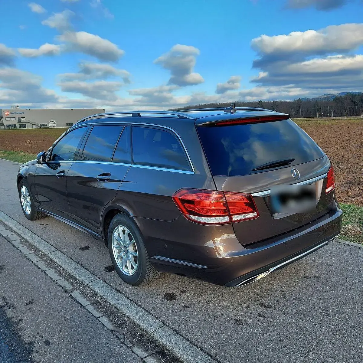 Gebraucht Mercedes E250 Avantgarde 204 PS (150 kW) 2014 Braun Kombi
