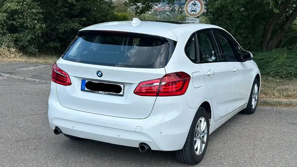 Gebraucht BMW 220 Active Tourer 192 PS (141 kW) 2016 Weiß Van / Kleinbus