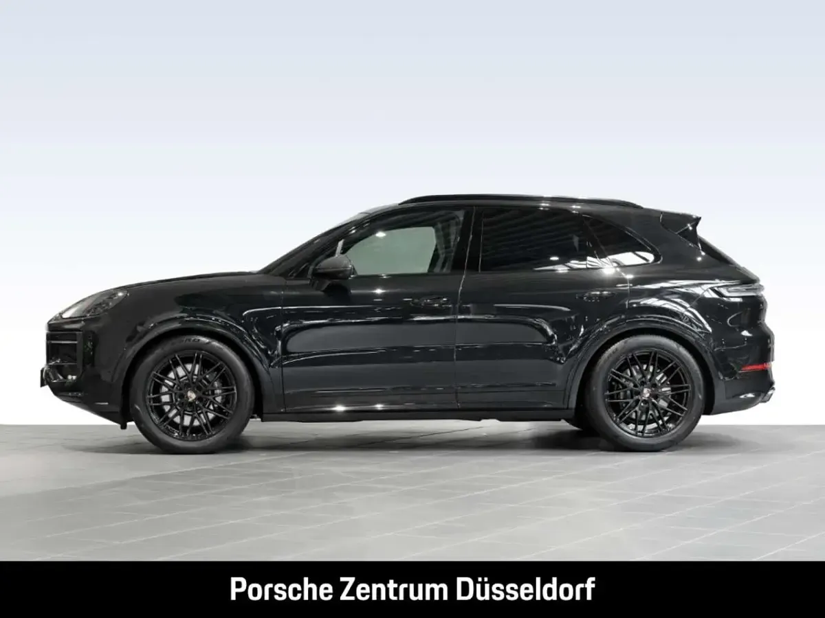 Gebraucht Porsche Cayenne GTS 500 PS (367 kW) 2024 Chromitschwarzmetallic SUV