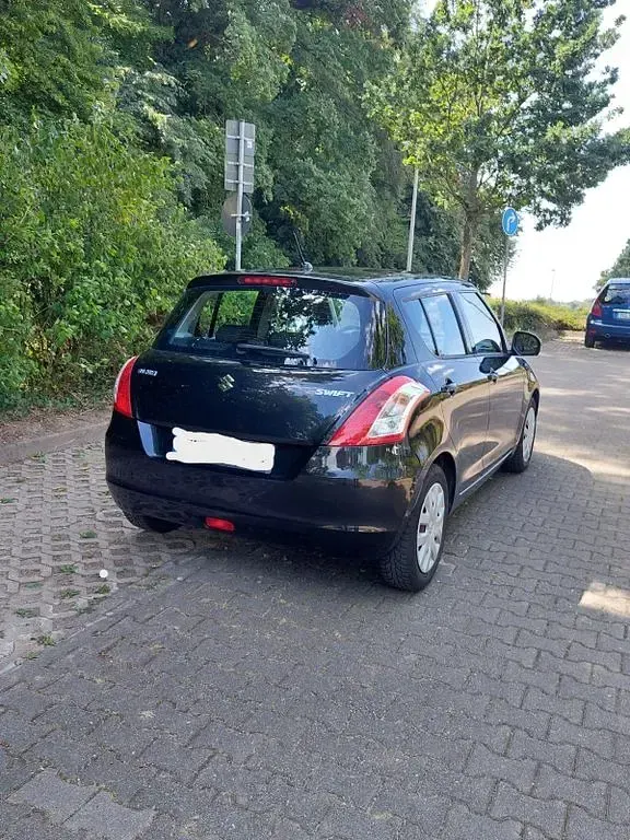 Gebraucht Suzuki Swift Comfort 94 PS (69 kW) 2014 Schwarz Kleinwagen