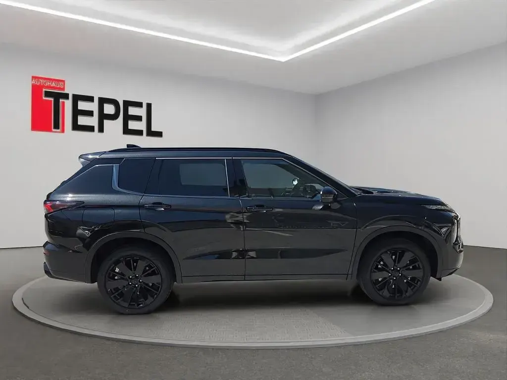 Neu Mitsubishi Outlander P-HEV Edition 306 PS (225 kW) 2026 Schwarz SUV