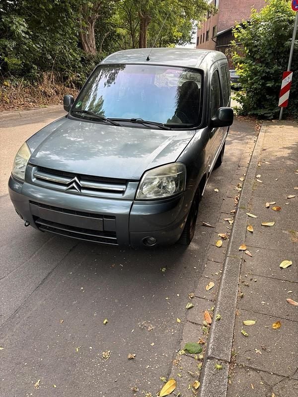 Grau Gebraucht 2006 Citroën Berlingo Van / Kleinbus | 2.100 € (Fairer Preis) - Bild 1/4