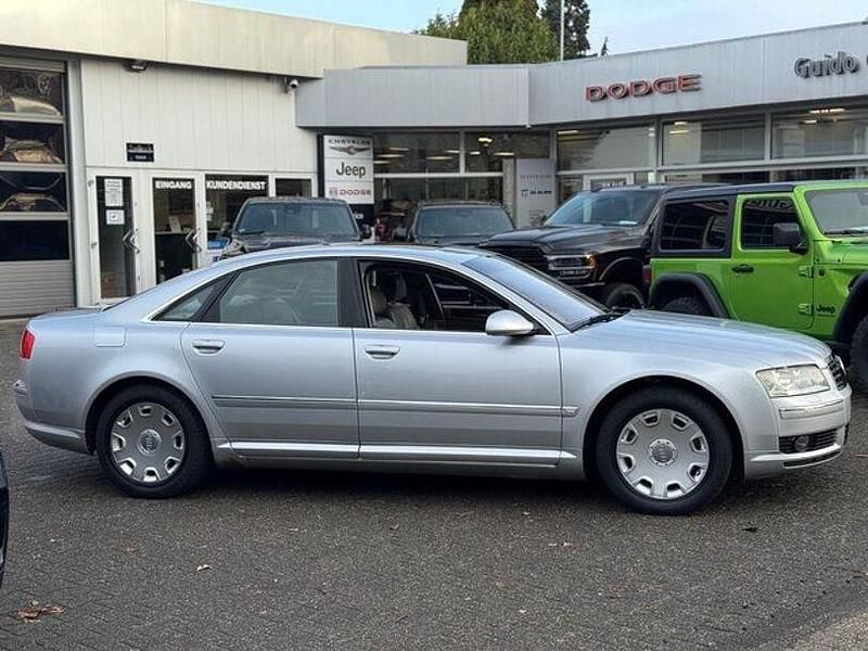 Gebraucht Audi A8 335 PS (246 kW) 2003 Silber Limousine