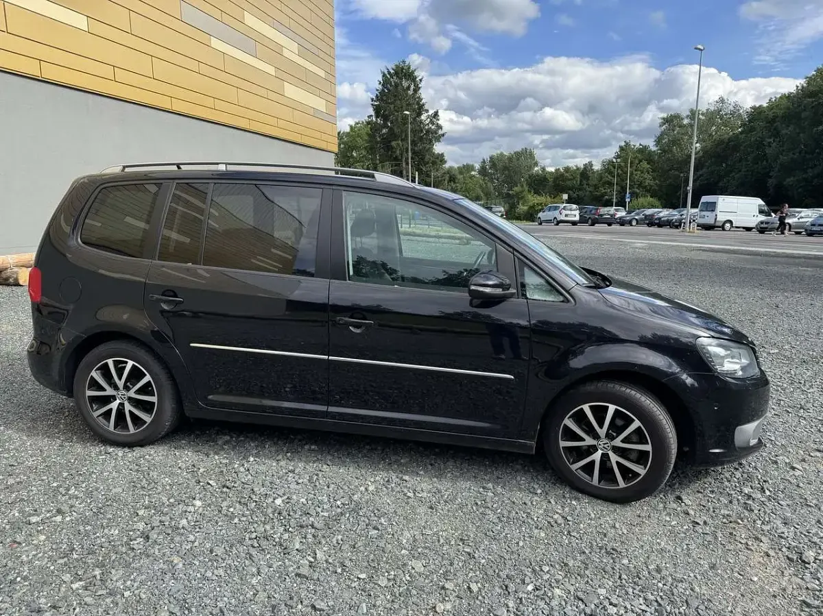 Gebraucht VW Touran Highline 105 PS (77 kW) 2010 Schwarz Van / Kleinbus