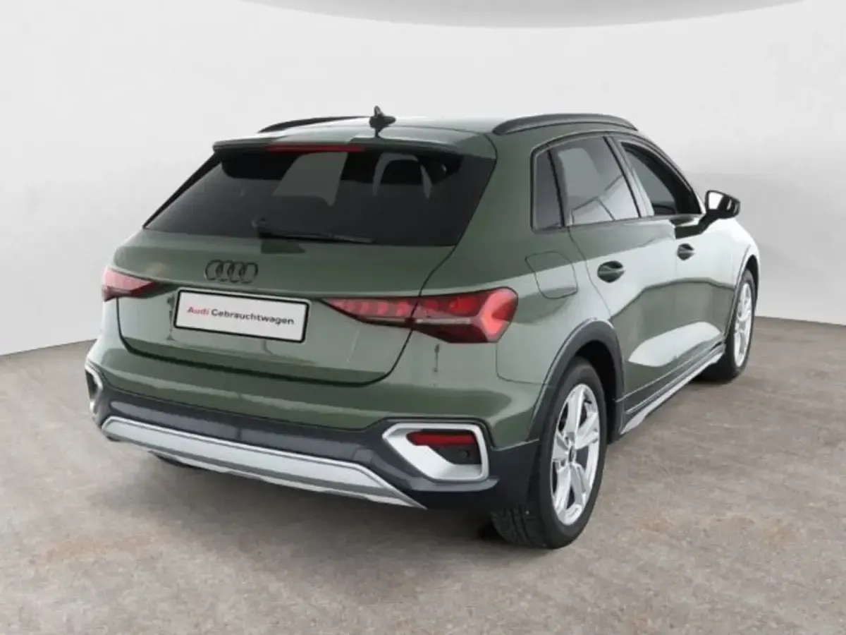 Gebraucht Audi A3 e-tron Ambiente 204 PS (150 kW) 2026 Distriktgrün metallic Kleinwagen