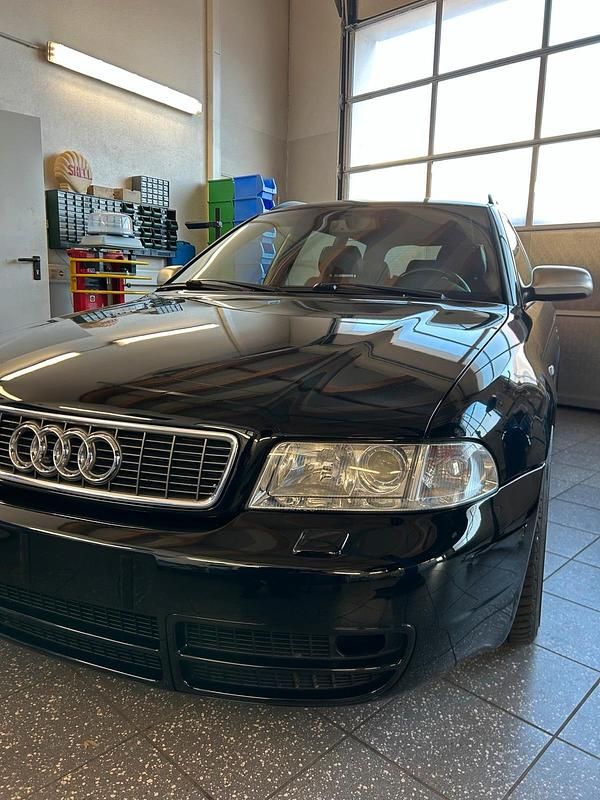 Second-hand Audi RS4 265 CP (194 kW) 2001 Negru Break