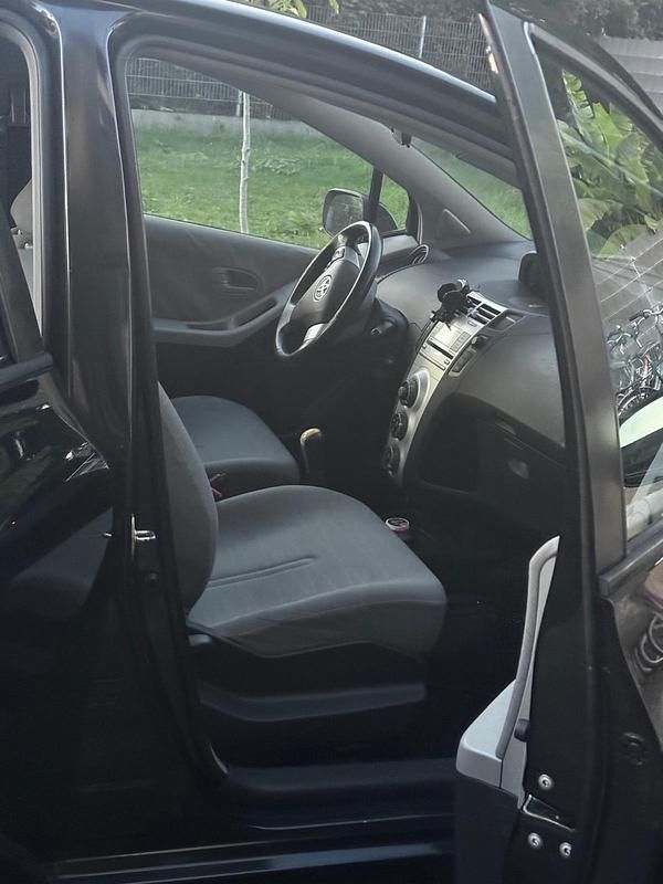 Gebraucht Toyota Yaris 87 PS (63 kW) 2006 Schwarz Limousine