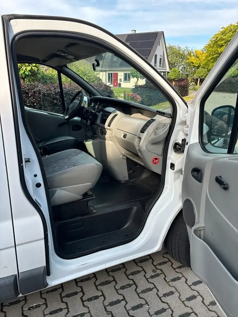Gebraucht Opel Vivaro 101 PS (74 kW) 2005 Weiß Van / Kleinbus