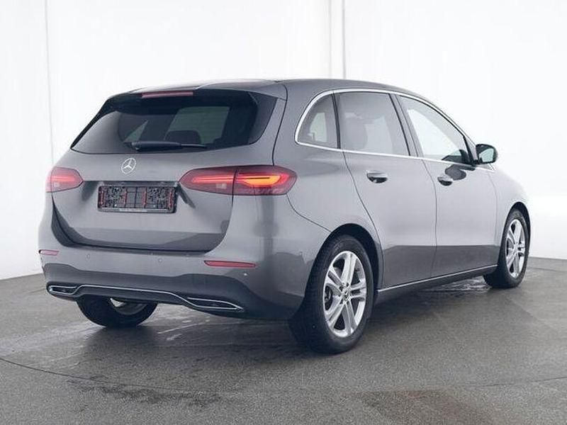 Usata Mercedes B220 190 CV (139 kW) 2023 Grigio Monovolume