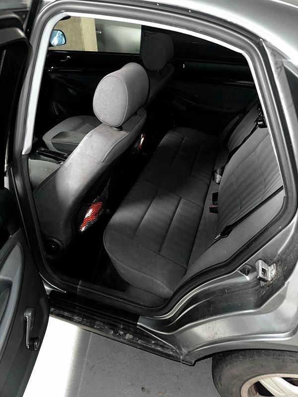 Second-hand Audi A4 164 CP (120 kW) 1997 Gri Berlinǎ