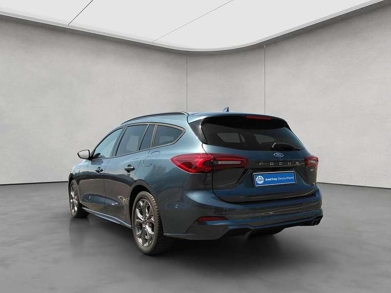 Gebraucht Ford Focus ST-Line X 125 PS (91 kW) 2023 Chrome blue metallic Kombi