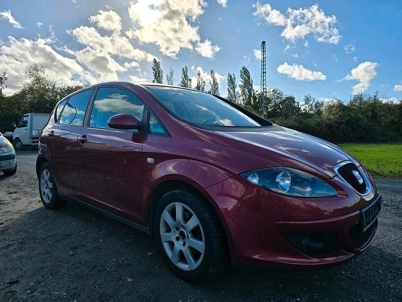 Rot Gebraucht 2005 Seat Altea Limousine | 1.250 € (Guter Preis) - Bild 1/4
