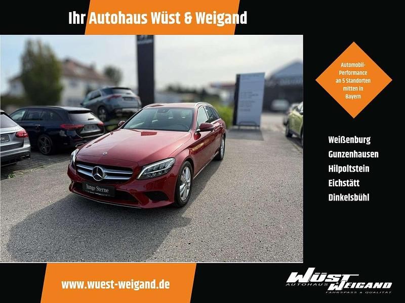 Rot Gebraucht 2019 Mercedes C200 Avantgarde Limousine | 24.490 € (Fairer Preis) - Bild 1/4