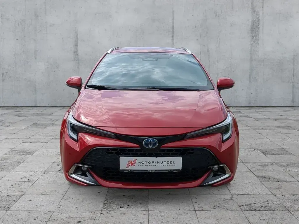 Ny Toyota Corolla 196 HK (144 kW) 2025 Rød Sedan