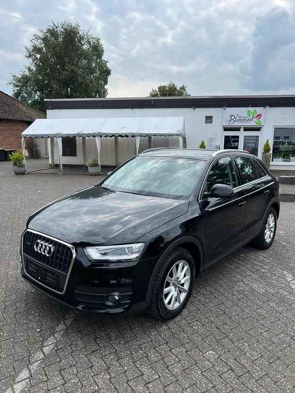 Schwarz Gebraucht 2012 Audi Q3 SUV | 12.900 € (Fairer Preis) - Bild 1/4