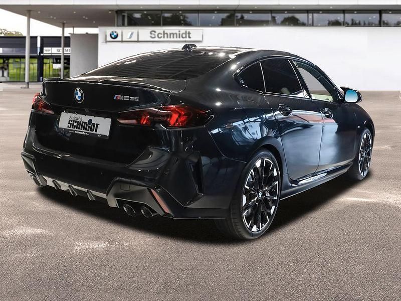 Neu BMW M235 Shadowline 300 PS (220 kW) 2025 Saphirschwarz metallic Coupé