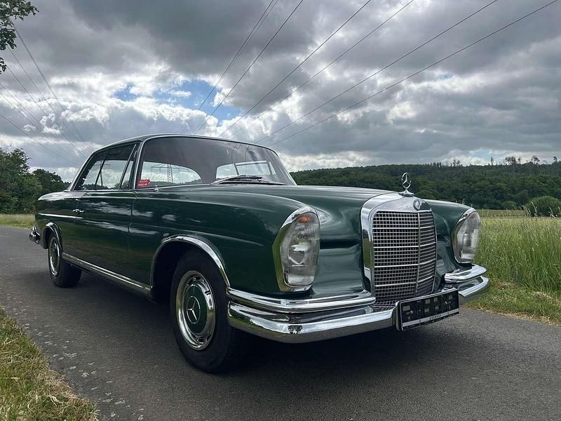 Gebraucht Mercedes W111 160 PS (117 kW) 1968 Grün Coupé