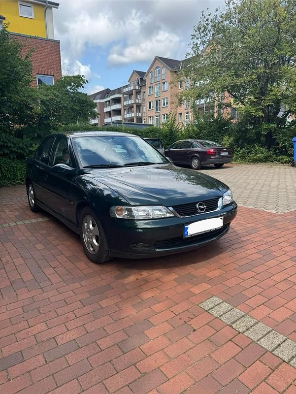 Grün Gebraucht 2000 Opel Vectra Limousine | 950 € (Guter Preis) - Bild 1/4