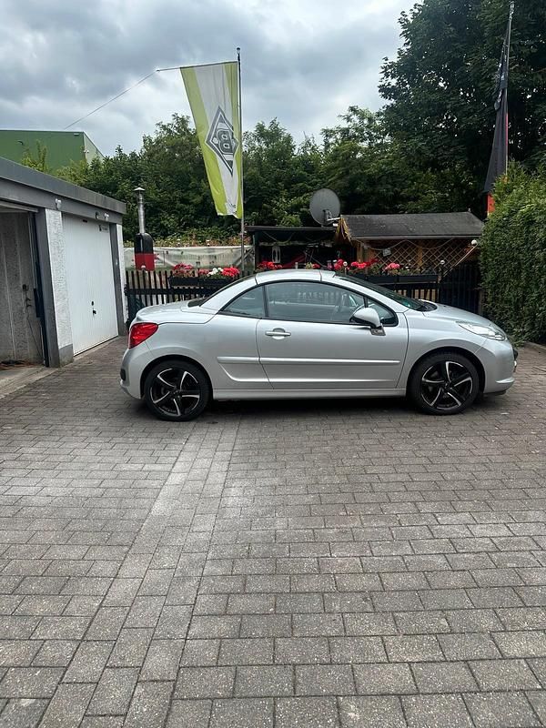 Silber Gebraucht 2009 Peugeot 207 CC Cabrio | 1.600 € (Superpreis) - Bild 1/4