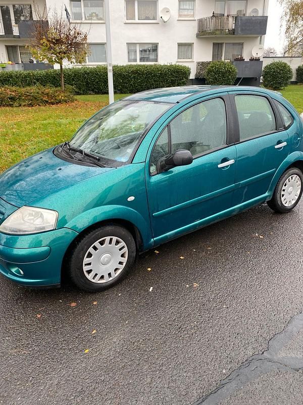 Grün Gebraucht 2003 Citroën C3 Kleinwagen | 2.100 € (Etwas zu teuer) - Bild 1/4