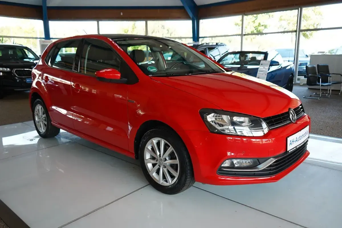 Gebraucht VW Polo LOUNGE 75 PS (55 kW) 2015 Rot Kleinwagen