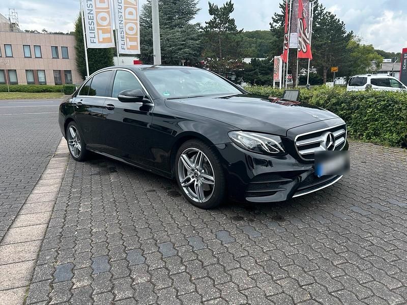Gebraucht 2017 Mercedes E250 AMG Limousine | 20.000 € (Guter Preis) - Bild 1/4