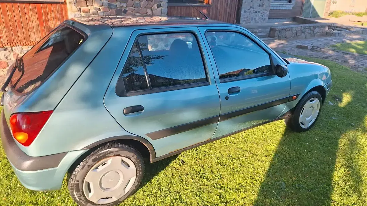 Gebraucht Ford Fiesta 60 PS (44 kW) 2001 Grün Kleinwagen