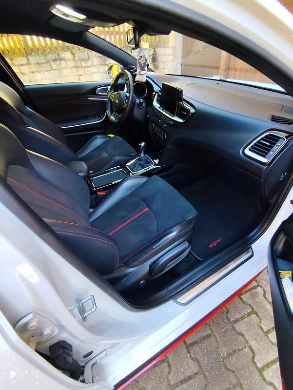 Gebraucht Kia ProCeed GT 204 PS (150 kW) 2019 Weiß Kombi