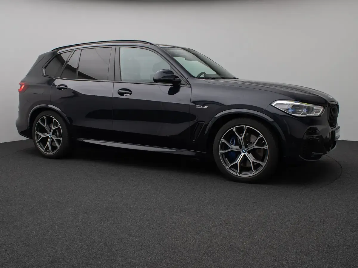Gebraucht BMW X5 M Sport 394 PS (289 kW) 2023 M carbonschwarz metalic47braun SUV