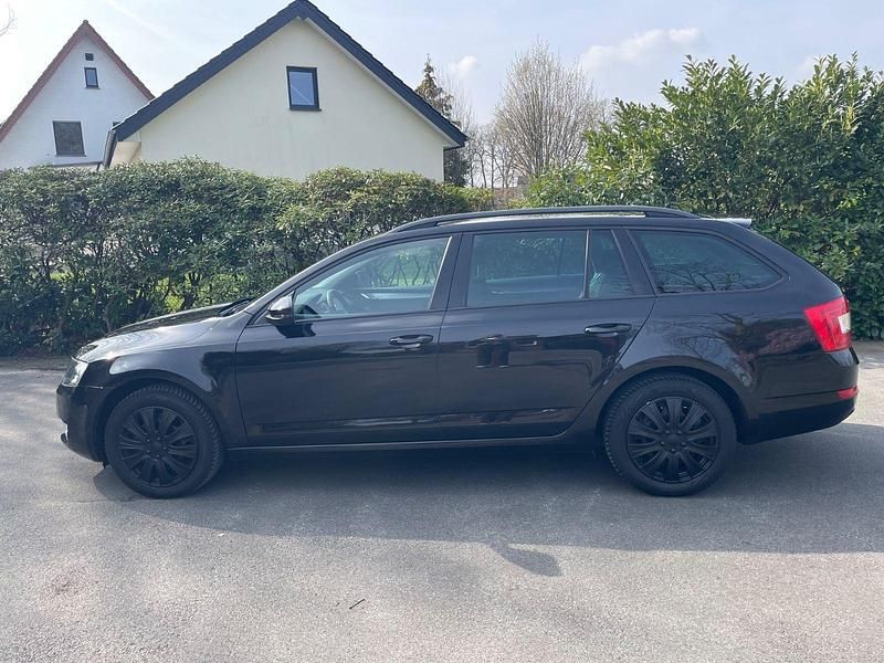 Gebraucht Skoda Octavia 110 PS (80 kW) 2015 Schwarz Kleinwagen