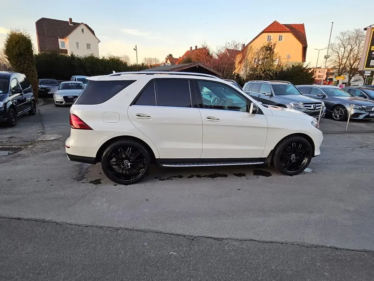 Gebraucht Mercedes GLE250 204 PS (150 kW) 2016 Weiß SUV