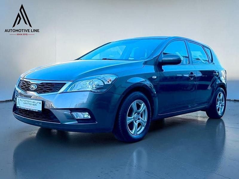 Gebraucht Kia Ceed 90 PS (66 kW) 2010 Grau Kleinwagen