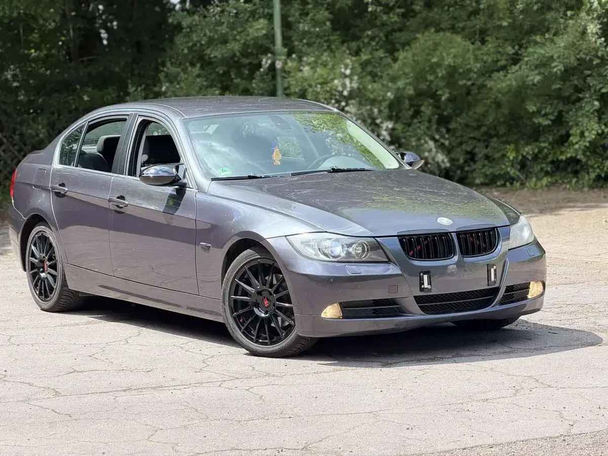 Gebraucht BMW 325 218 PS (160 kW) 2006 Grau Limousine