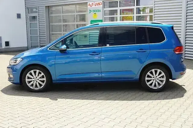 Gebraucht VW Touran Highline 150 PS (110 kW) 2019 Blau Van / Kleinbus