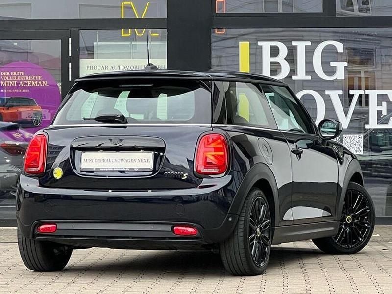 Gebraucht Mini Cooper SE 135 kW (184 PS) 2023 Schwarz Kleinwagen