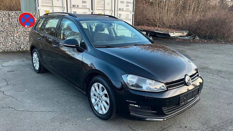 Gebraucht VW Golf VII LOUNGE 110 PS (80 kW) 2016 Schwarz Kombi