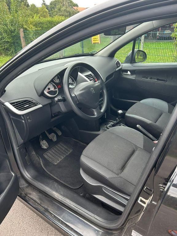 Gebraucht Peugeot 207 Urban Move 73 PS (53 kW) 2010 Schwarz Kombi
