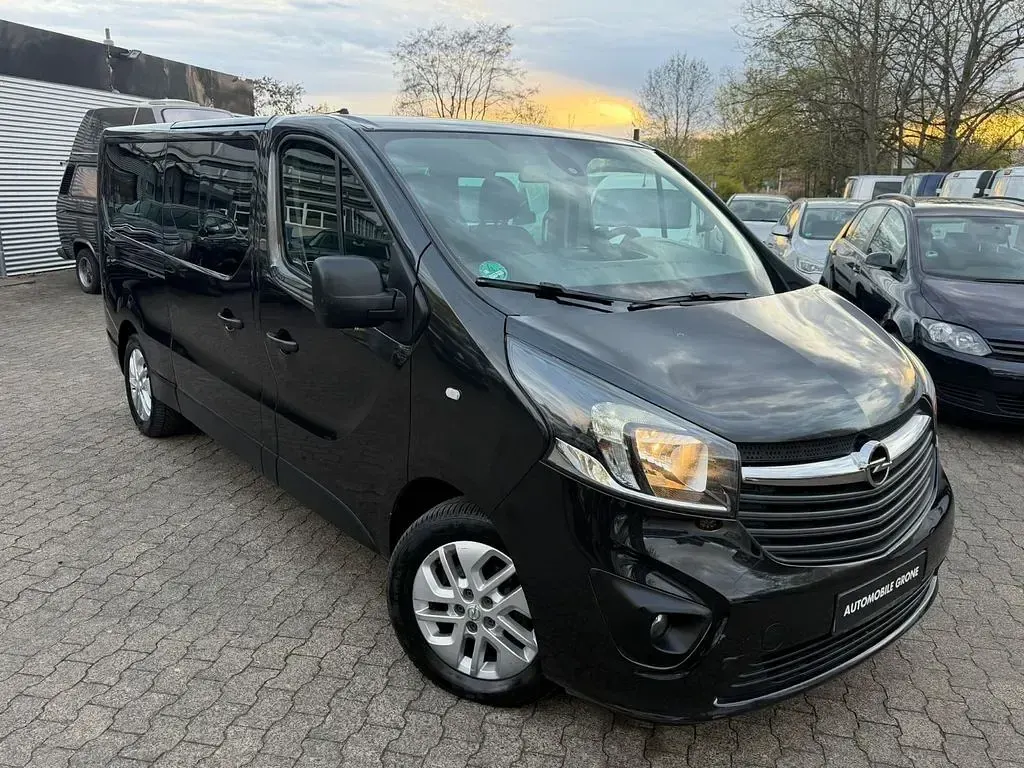 Gebraucht Opel Vivaro 145 PS (106 kW) 2016 Schwarz Van / Kleinbus