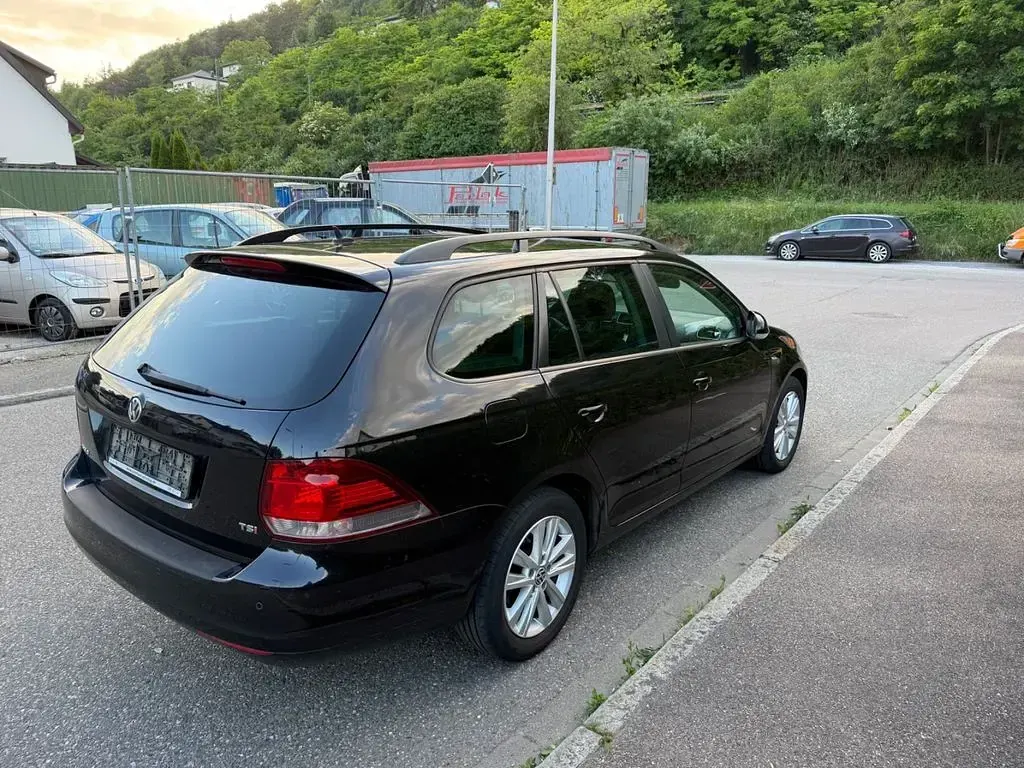 Gebraucht VW Golf VII Match 122 PS (89 kW) 2012 Schwarz Kombi
